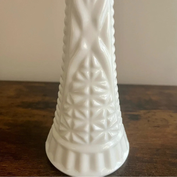 Anchor Hocking| Vintage 9” Milk Glass Vase Antique MCM - Picture 5 of 5